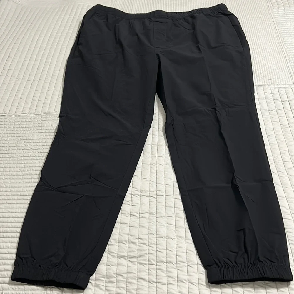 Men’s Banana Republic Polyester Joggers. Size XXL